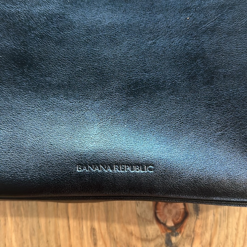 Banana Republic Leather Crossbody - Picture 7 of 7